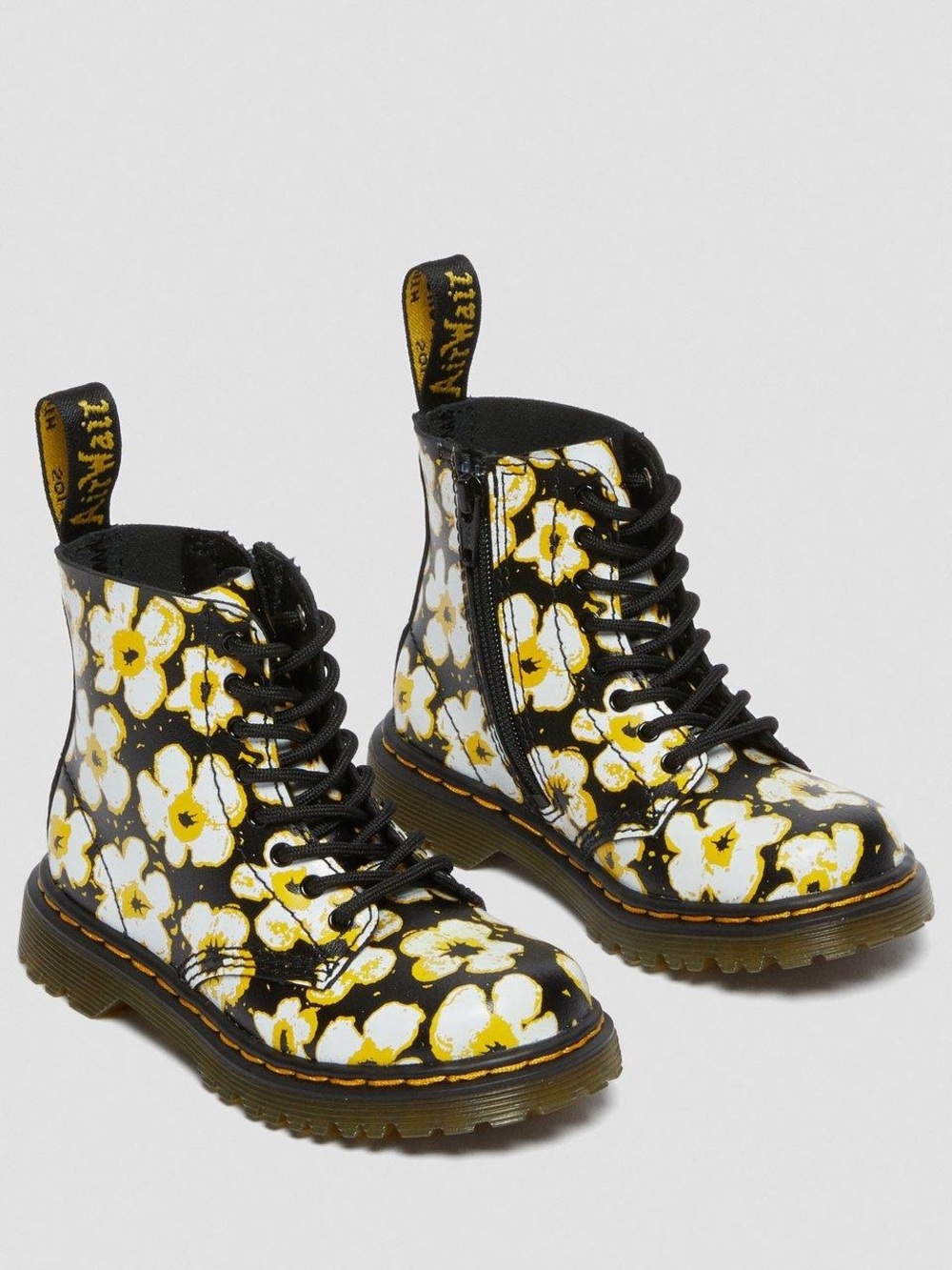 New Dr. Martens 1460 pansy Black Floral Lace-Up Boots with Yellow White Flowers